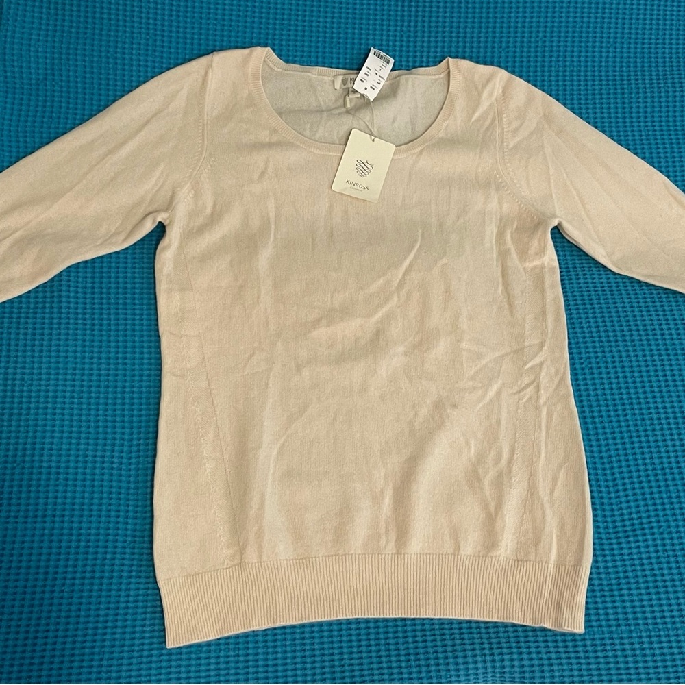 100% Cashmere sweater-size L- NWT